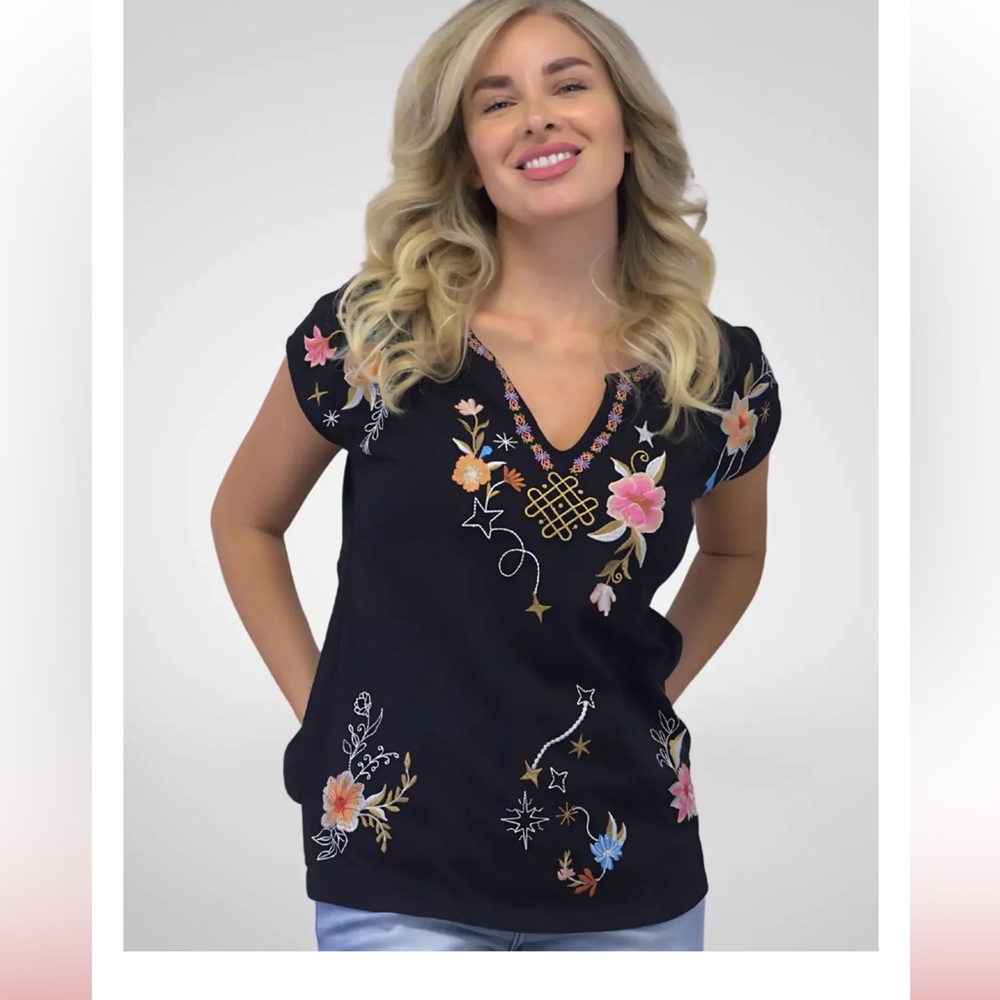 CAITE Black Tamika Tee Embroidered V-Neck Floral Short Sleeve Shirt